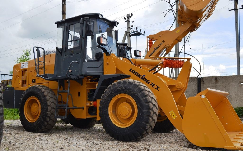 Погрузчик фронтальный г/п 3 тонны, ковш 1.8м3 - Фронтальный погрузчик: фото 2 Погрузчик фронтальный г/п 3 тонны, ковш 1.8м3 - Фронтальный погрузчик: фото 2