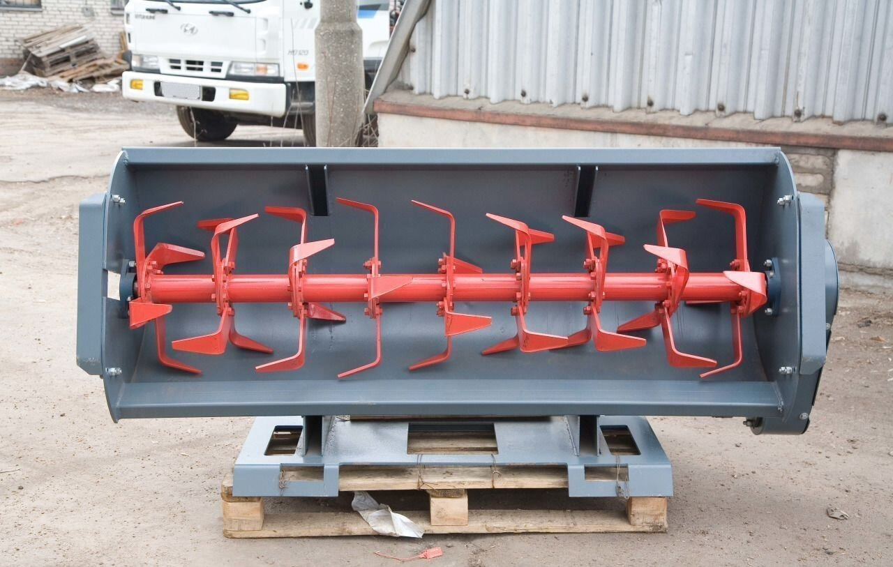 Рыхлитель на мини погрузчик. Культиватор фрезерный - Почвофреза: фото 1 Рыхлитель на мини погрузчик. Культиватор фрезерный - Почвофреза: фото 1