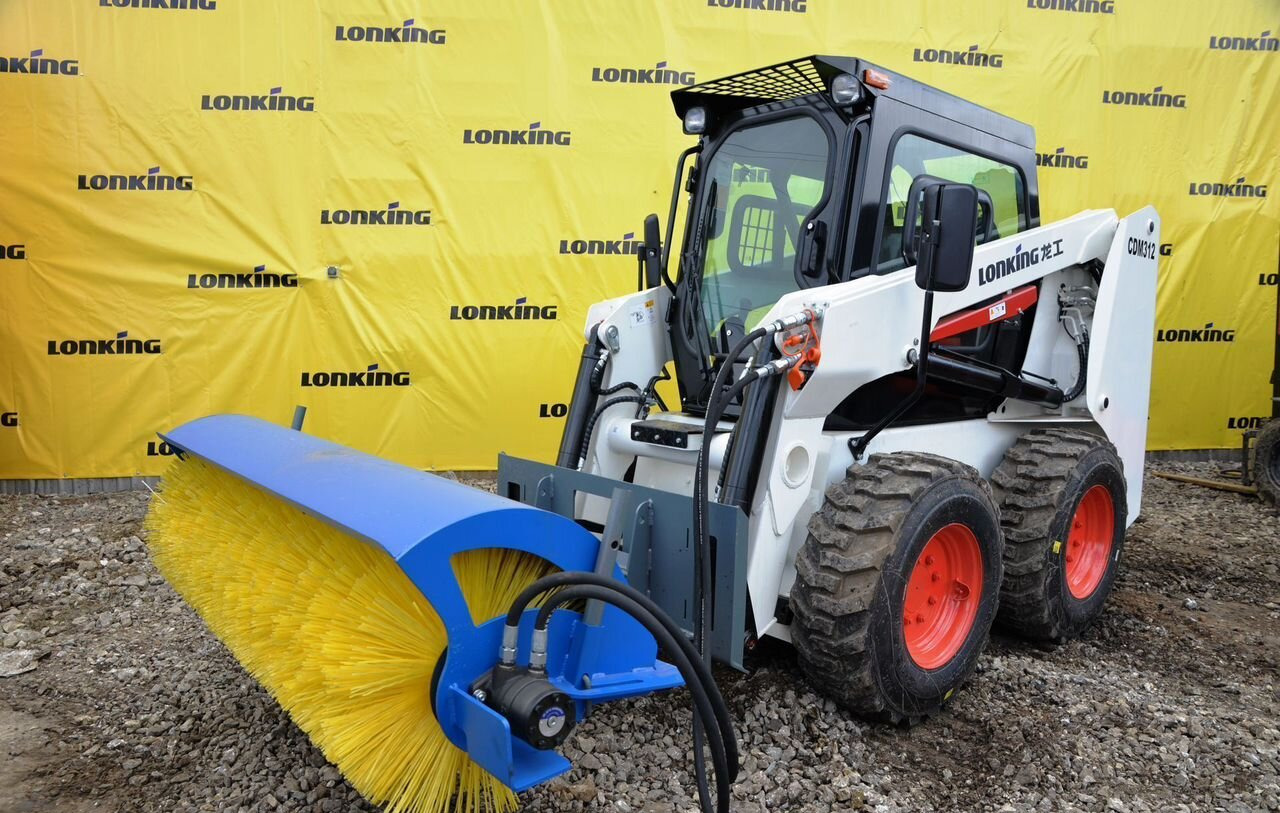 Щётка дорожная подметальная на мини погрузчик - Щетка для Мини-погрузчиков с бортовым поворотом: фото 1 Щётка дорожная подметальная на мини погрузчик - Щетка для Мини-погрузчиков с бортовым поворотом: фото 1