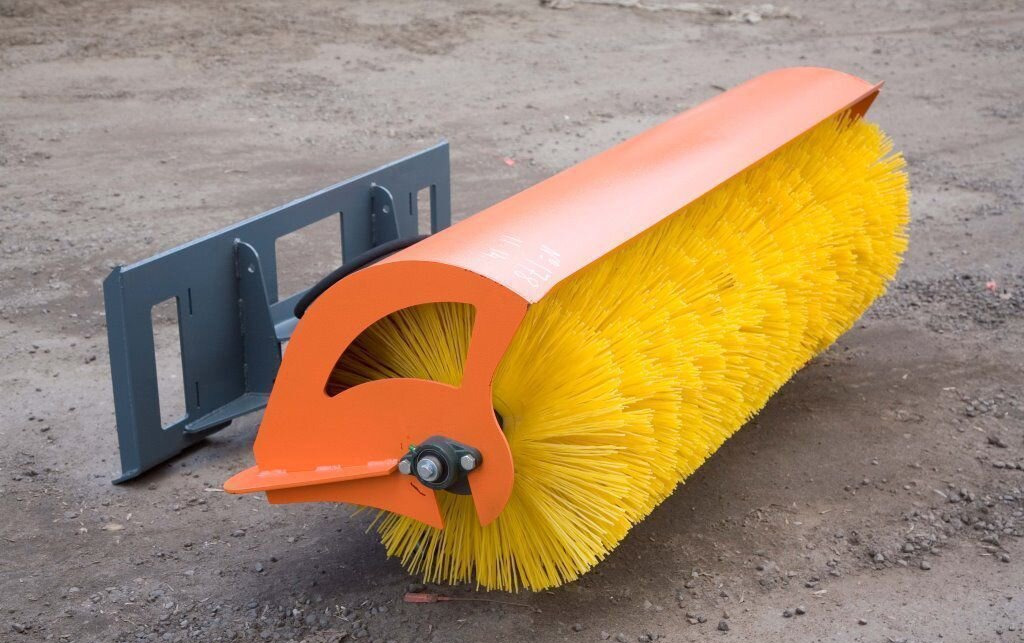 Щётка дорожная подметальная на мини погрузчик - Щетка для Мини-погрузчиков с бортовым поворотом: фото 3 Щётка дорожная подметальная на мини погрузчик - Щетка для Мини-погрузчиков с бортовым поворотом: фото 3