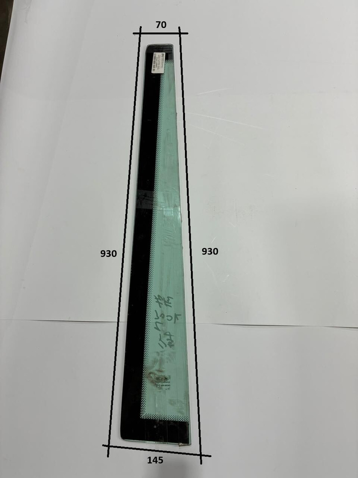 Стекло 70*145*930мм. заднее, боковое, правое XCMG LW500FN - Стекло и запчасти для Фронтальных погрузчиков: фото 1 Стекло 70*145*930мм. заднее, боковое, правое XCMG LW500FN - Стекло и запчасти для Фронтальных погрузчиков: фото 1