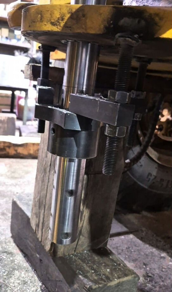 Расточка, наплавка, восстановление отверстий - Строительная техника: фото 2 Расточка, наплавка, восстановление отверстий - Строительная техника: фото 2