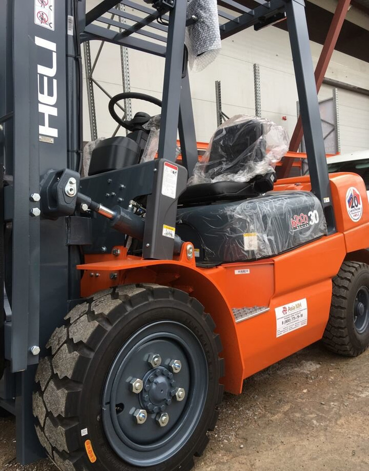 Вилочный автопогрузчик heli cpcd30 - 2019 г.в - Дизельный погрузчик: фото 5 Вилочный автопогрузчик heli cpcd30 - 2019 г.в - Дизельный погрузчик: фото 5