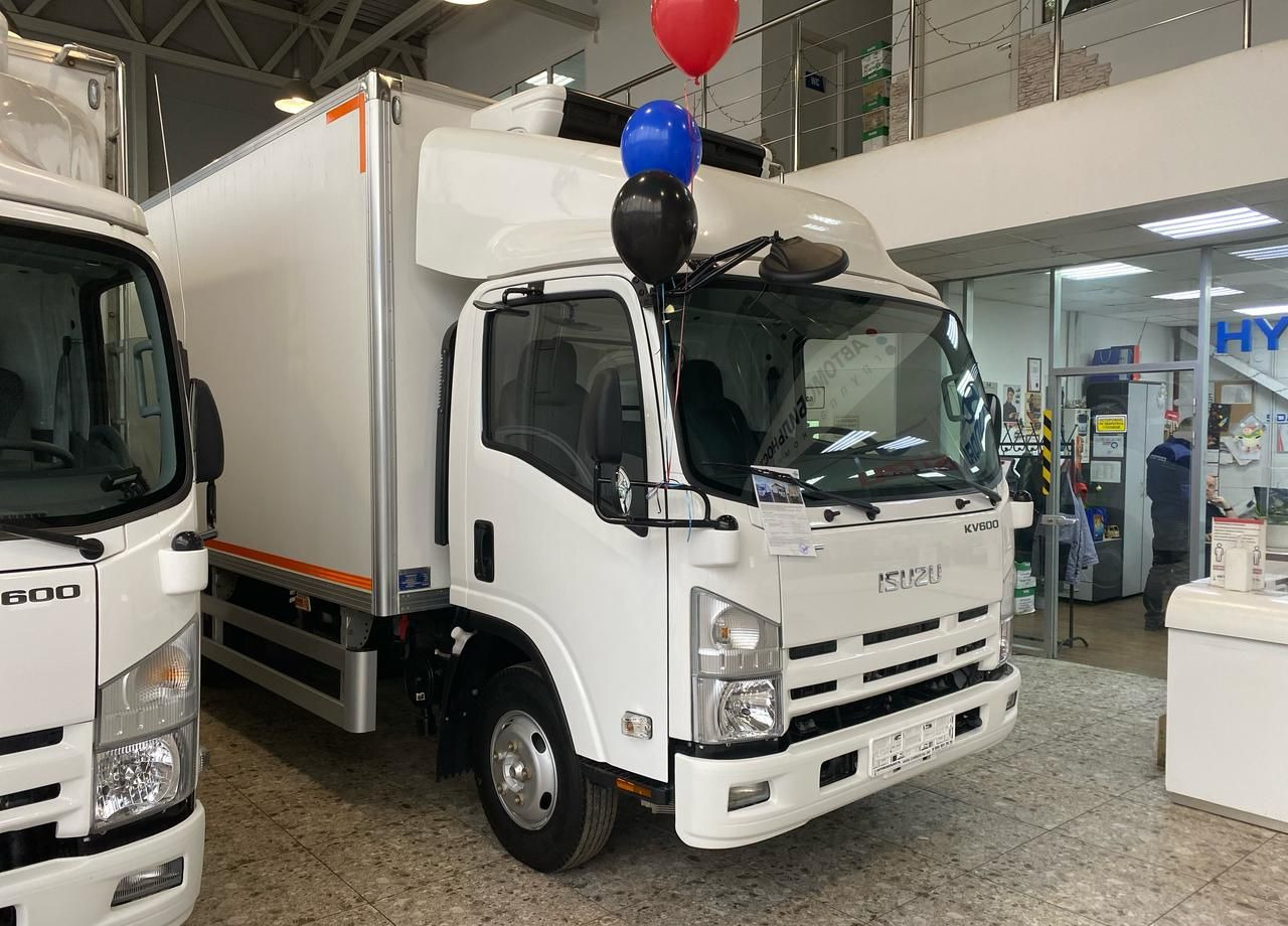 Isuzu ELF (N-series) - Изотермический грузовик: фото 1 Isuzu ELF (N-series) - Изотермический грузовик: фото 1