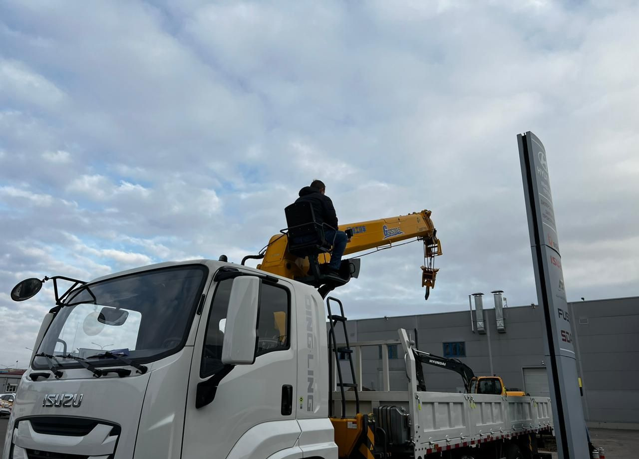 Новый Бортовой грузовик/ Платформа, Автоманипулятор Isuzu Elf (N-series): фото 21 Новый Бортовой грузовик/ Платформа, Автоманипулятор Isuzu Elf (N-series): фото 21