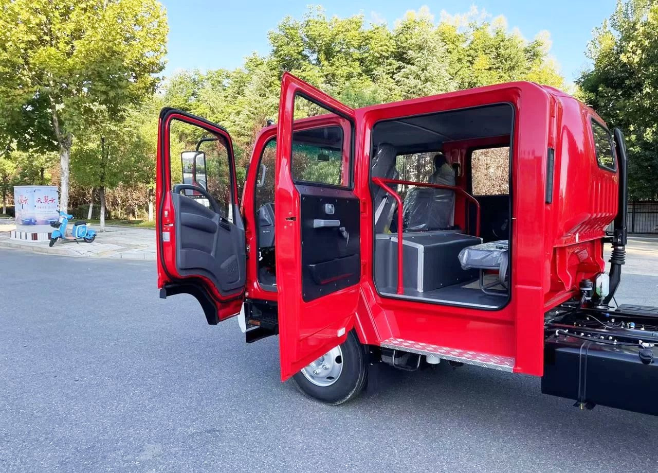 Isuzu Elf (N-series) - Грузовик бортовой/ Платформа: фото 1 Isuzu Elf (N-series) - Грузовик бортовой/ Платформа: фото 1