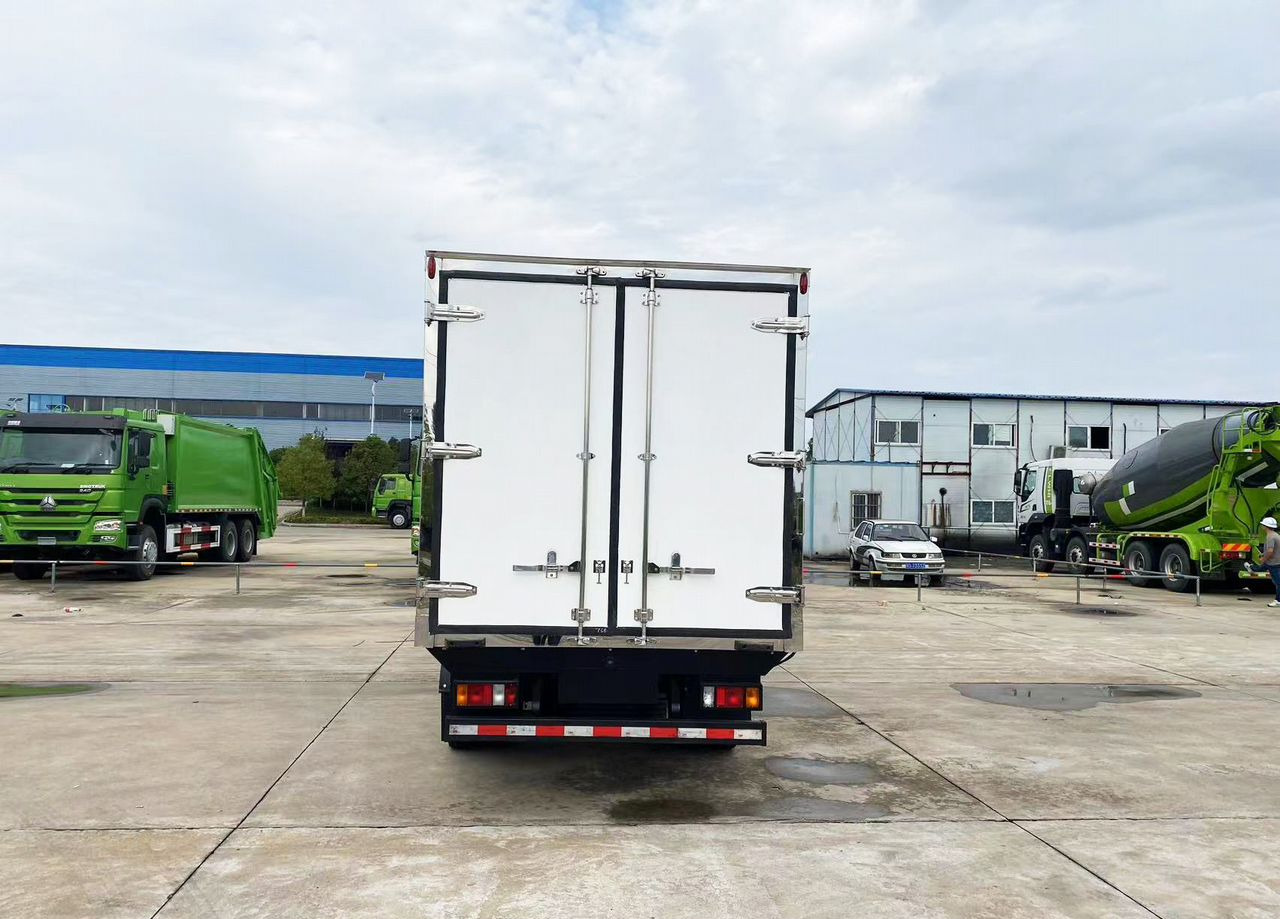 Новый Изотермический грузовик Isuzu Elf (N-series): фото 6 Новый Изотермический грузовик Isuzu Elf (N-series): фото 6