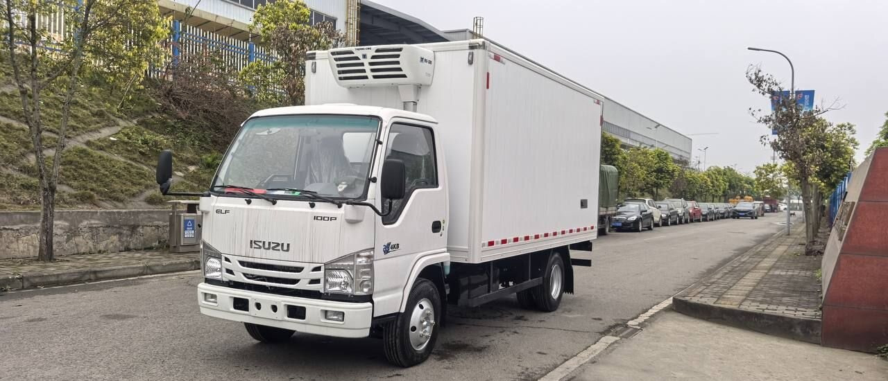 Isuzu Elf - Рефрижератор: фото 2 Isuzu Elf - Рефрижератор: фото 2
