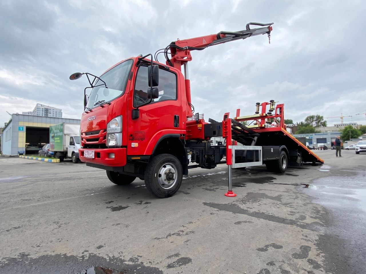 Isuzu Elf - Эвакуатор: фото 2 Isuzu Elf - Эвакуатор: фото 2