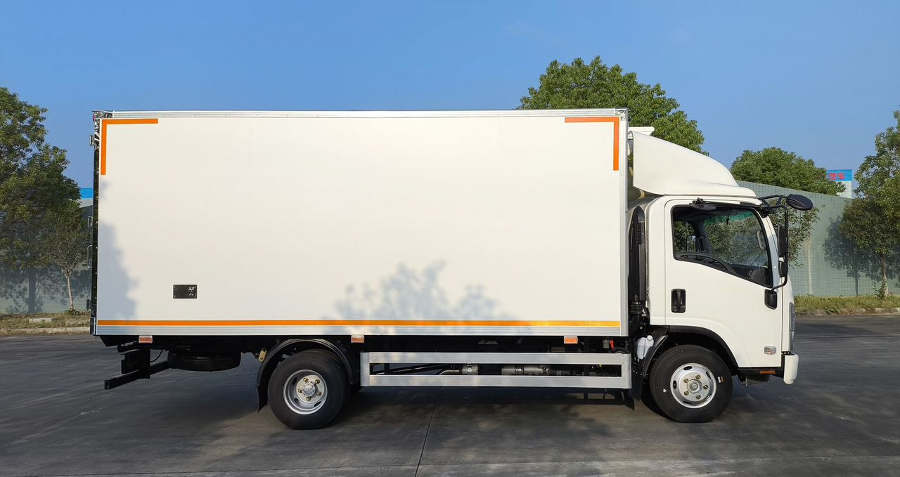 Isuzu Elf - Рефрижератор: фото 4 Isuzu Elf - Рефрижератор: фото 4
