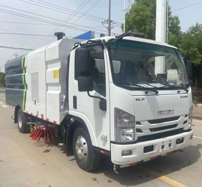 Isuzu FVR34 - Подметально-уборочная машина: фото 1 Isuzu FVR34 - Подметально-уборочная машина: фото 1