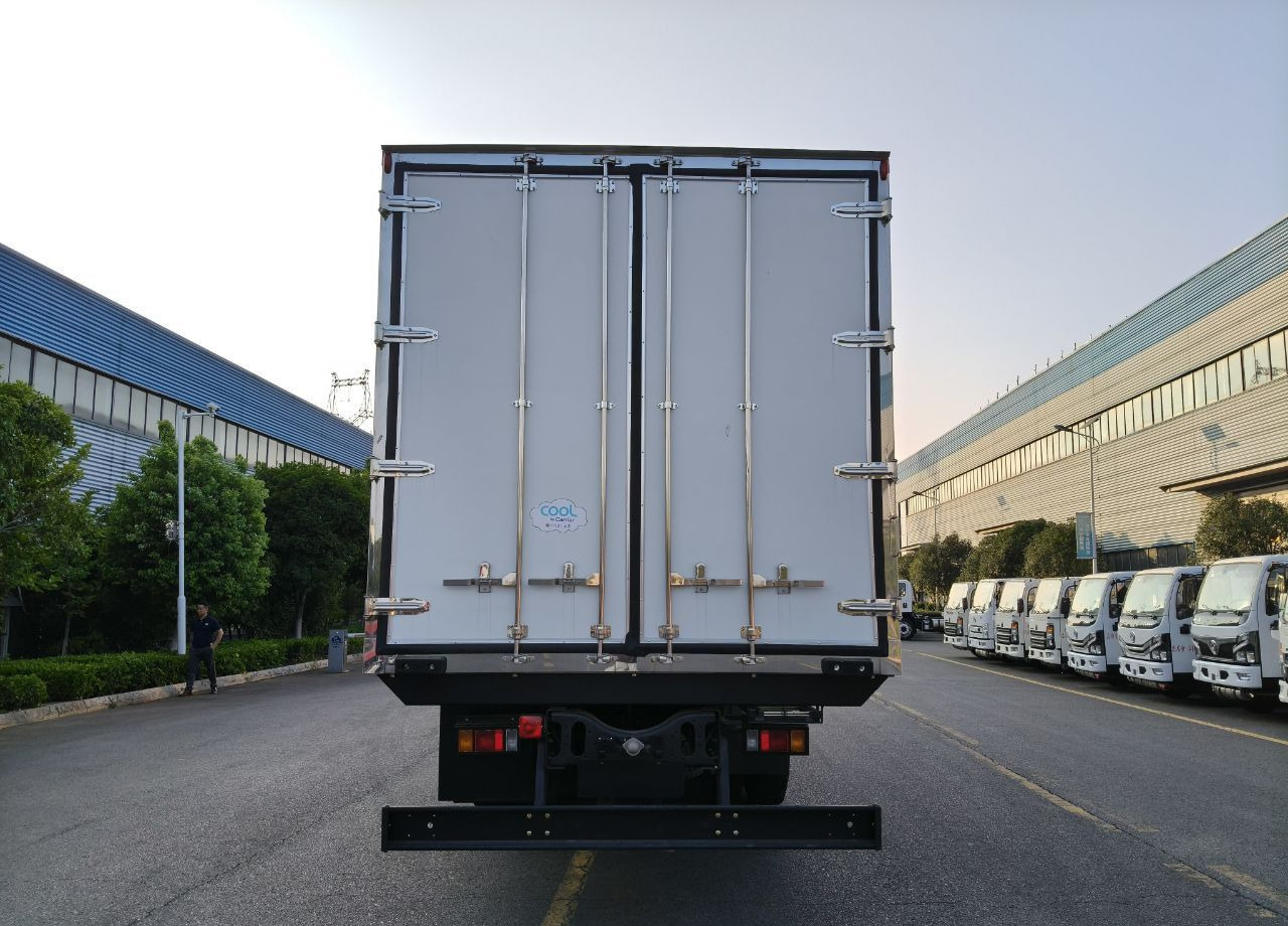 Новый Рефрижератор Isuzu Giga (C-series): фото 9