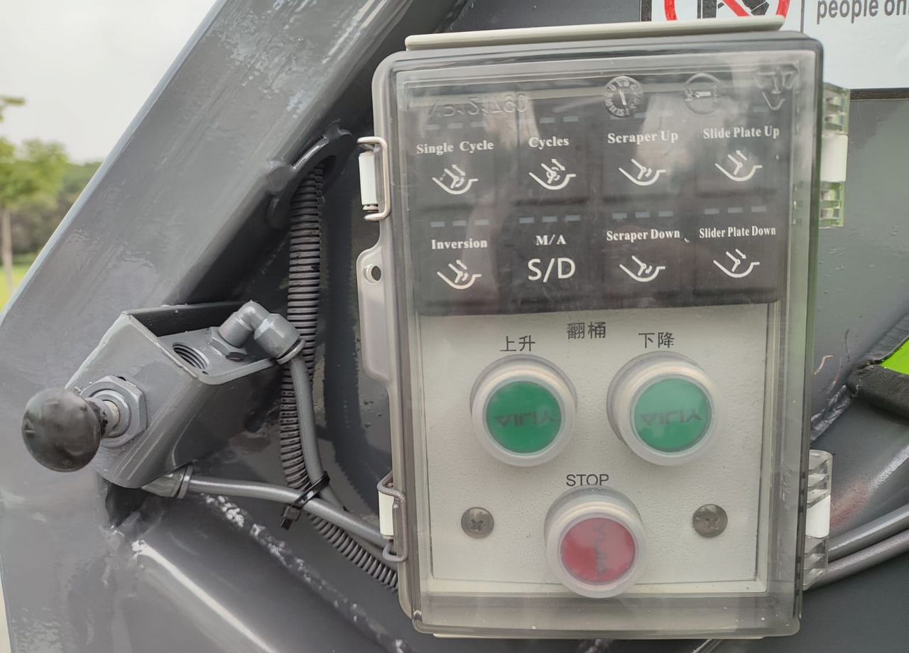 Мусоровоз Isuzu NQR90 L-H: фото 11