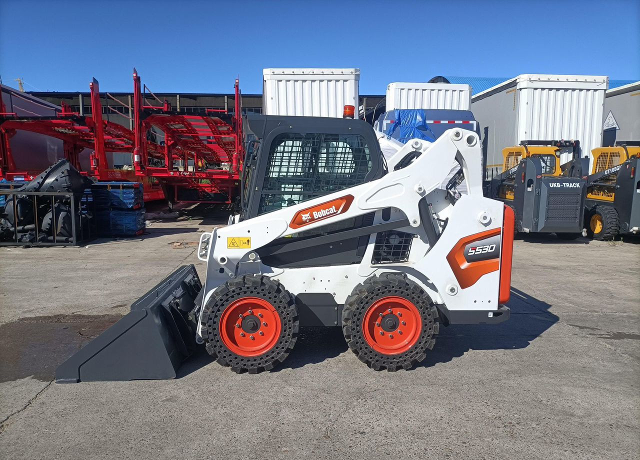 Bobcat 530 - Мини-погрузчик с бортовым поворотом: фото 1 Bobcat 530 - Мини-погрузчик с бортовым поворотом: фото 1