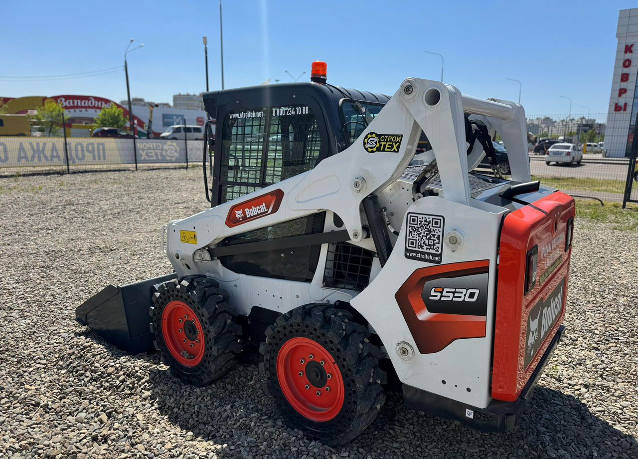 Bobcat 530 - Мини-погрузчик с бортовым поворотом: фото 3 Bobcat 530 - Мини-погрузчик с бортовым поворотом: фото 3