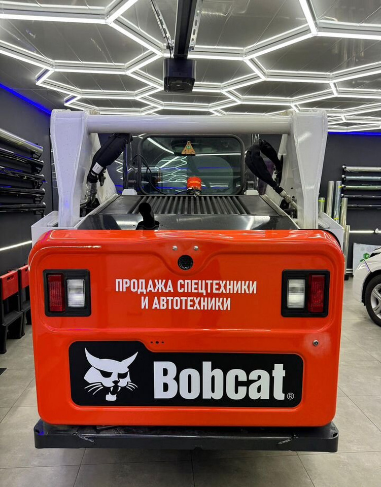 Bobcat 530 - Мини-погрузчик с бортовым поворотом: фото 5 Bobcat 530 - Мини-погрузчик с бортовым поворотом: фото 5