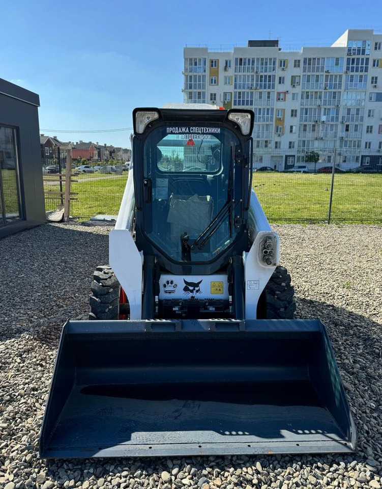 Bobcat S530 - Мини-погрузчик с бортовым поворотом: фото 2 Bobcat S530 - Мини-погрузчик с бортовым поворотом: фото 2