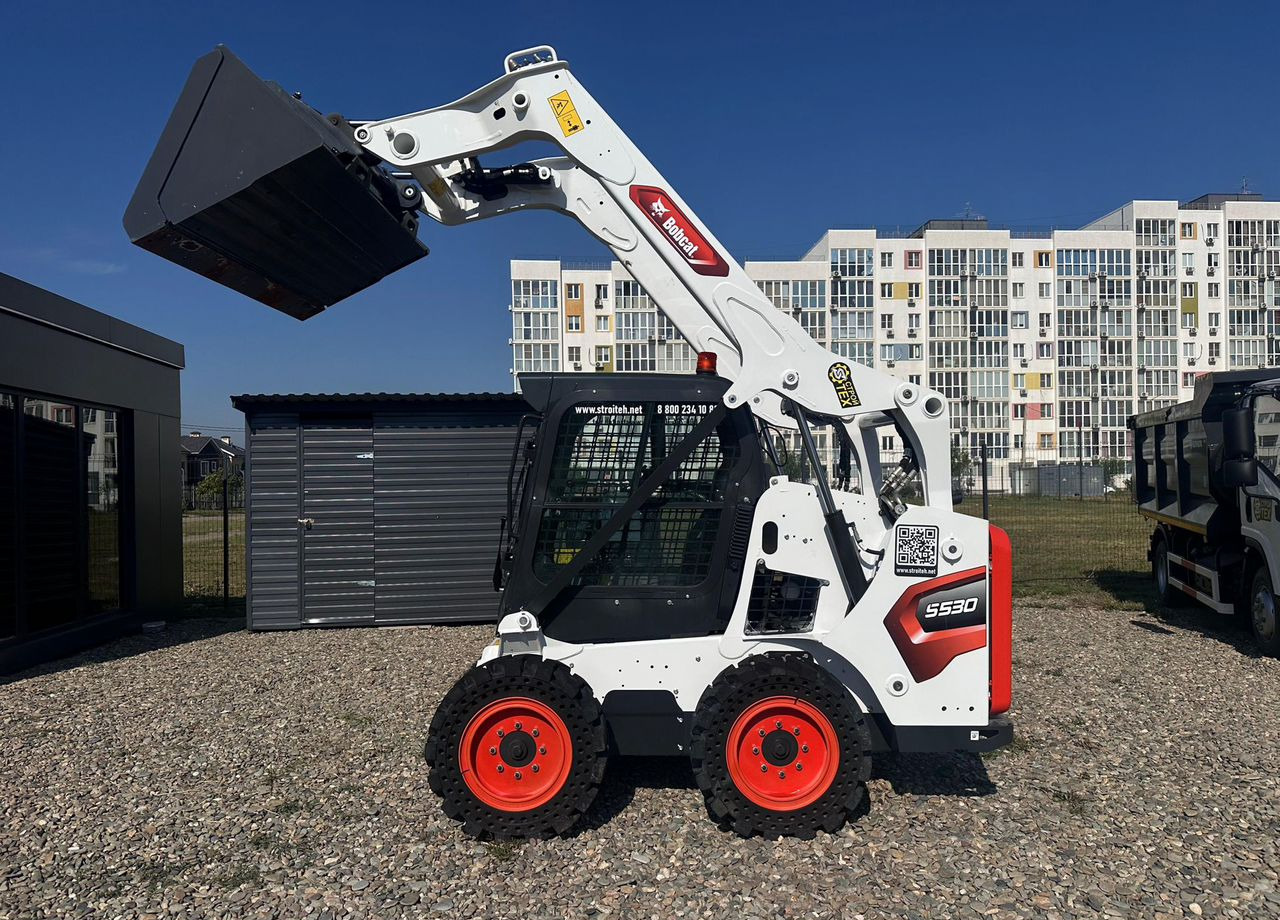 Bobcat S530 - Мини-погрузчик с бортовым поворотом: фото 2 Bobcat S530 - Мини-погрузчик с бортовым поворотом: фото 2