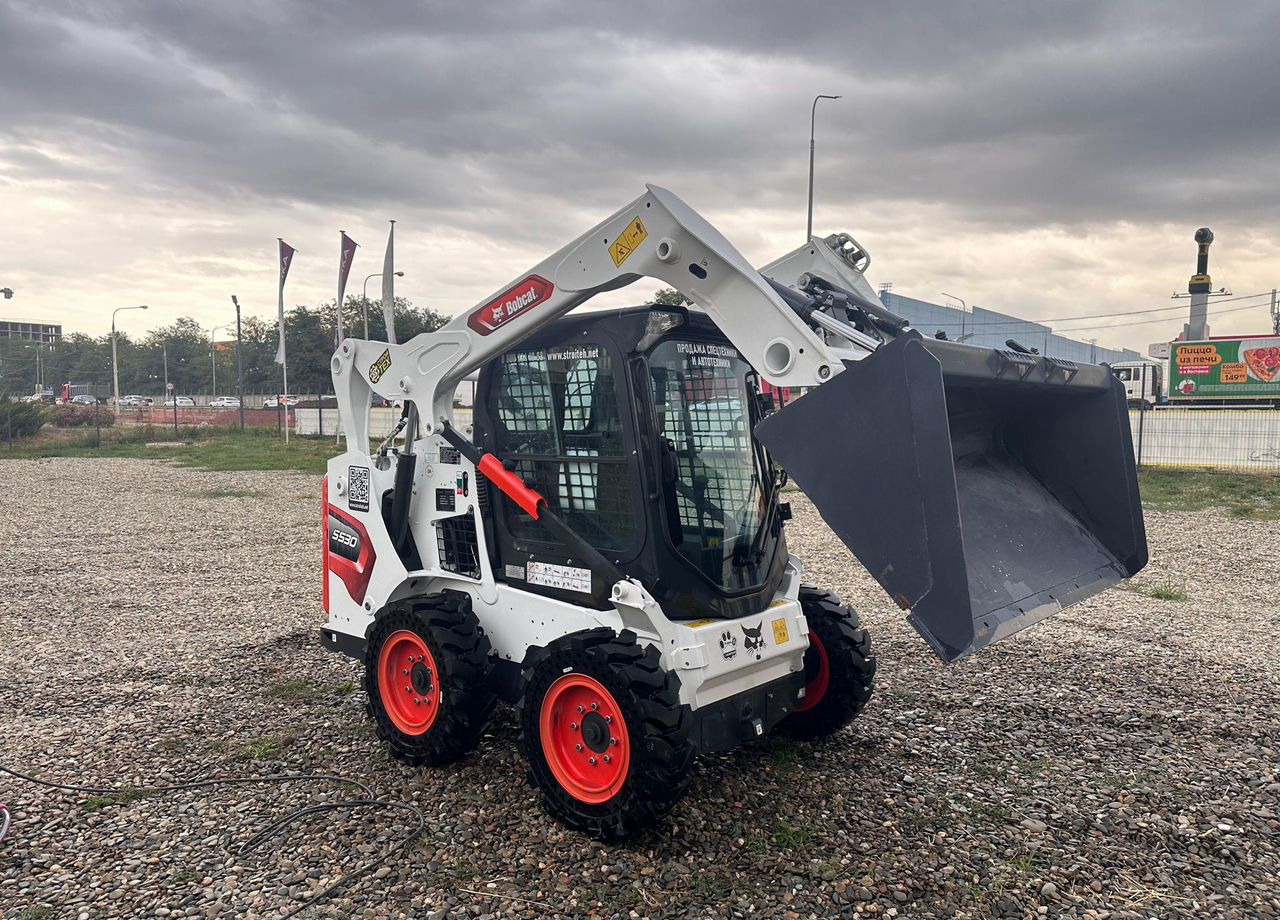 Bobcat S530 - Мини-погрузчик с бортовым поворотом: фото 3 Bobcat S530 - Мини-погрузчик с бортовым поворотом: фото 3
