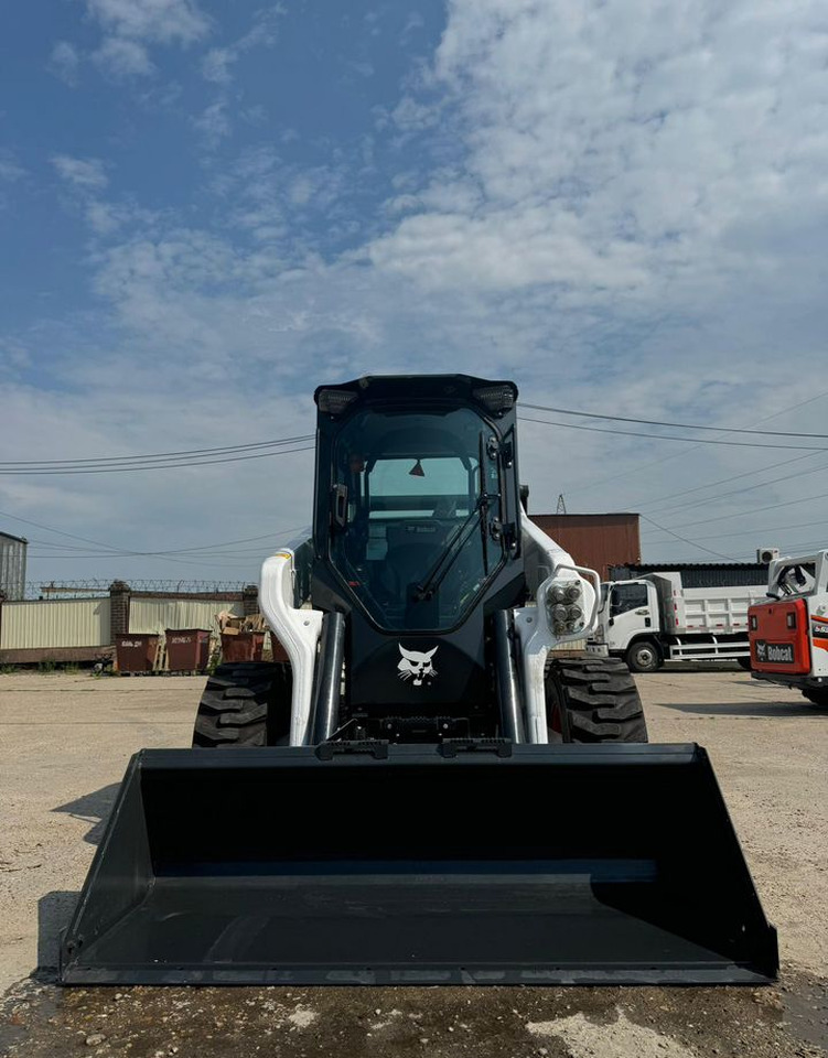 Bobcat S770 - Мини-погрузчик с бортовым поворотом: фото 4 Bobcat S770 - Мини-погрузчик с бортовым поворотом: фото 4