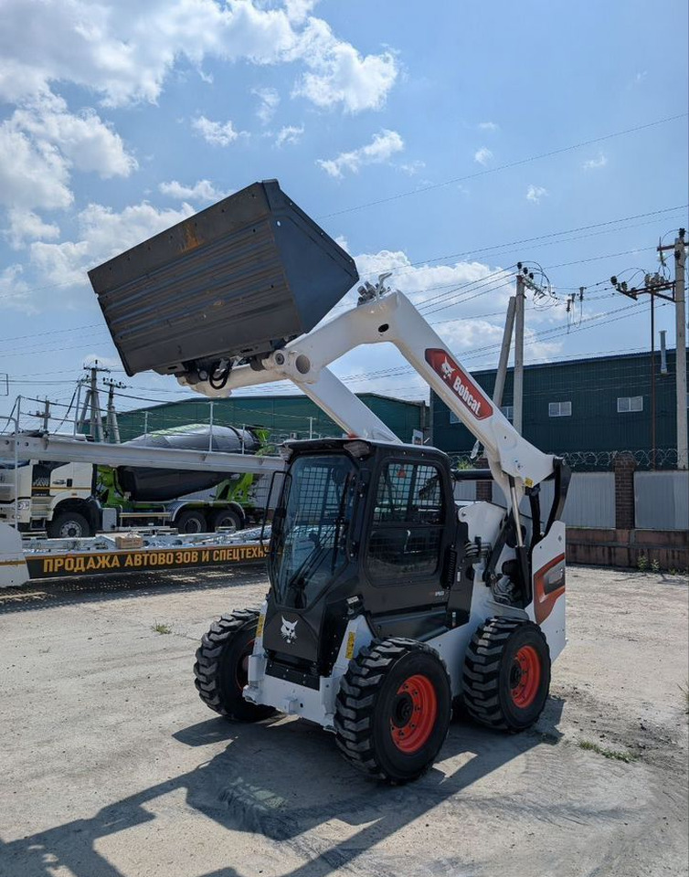 Bobcat S770 - Мини-погрузчик с бортовым поворотом: фото 2 Bobcat S770 - Мини-погрузчик с бортовым поворотом: фото 2