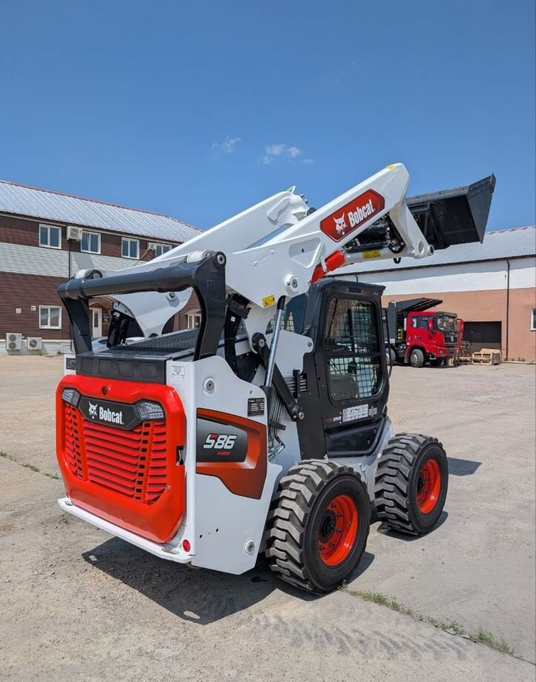 Bobcat S770 - Мини-погрузчик с бортовым поворотом: фото 4 Bobcat S770 - Мини-погрузчик с бортовым поворотом: фото 4
