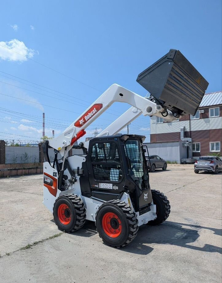 Bobcat S770 - Мини-погрузчик с бортовым поворотом: фото 1 Bobcat S770 - Мини-погрузчик с бортовым поворотом: фото 1