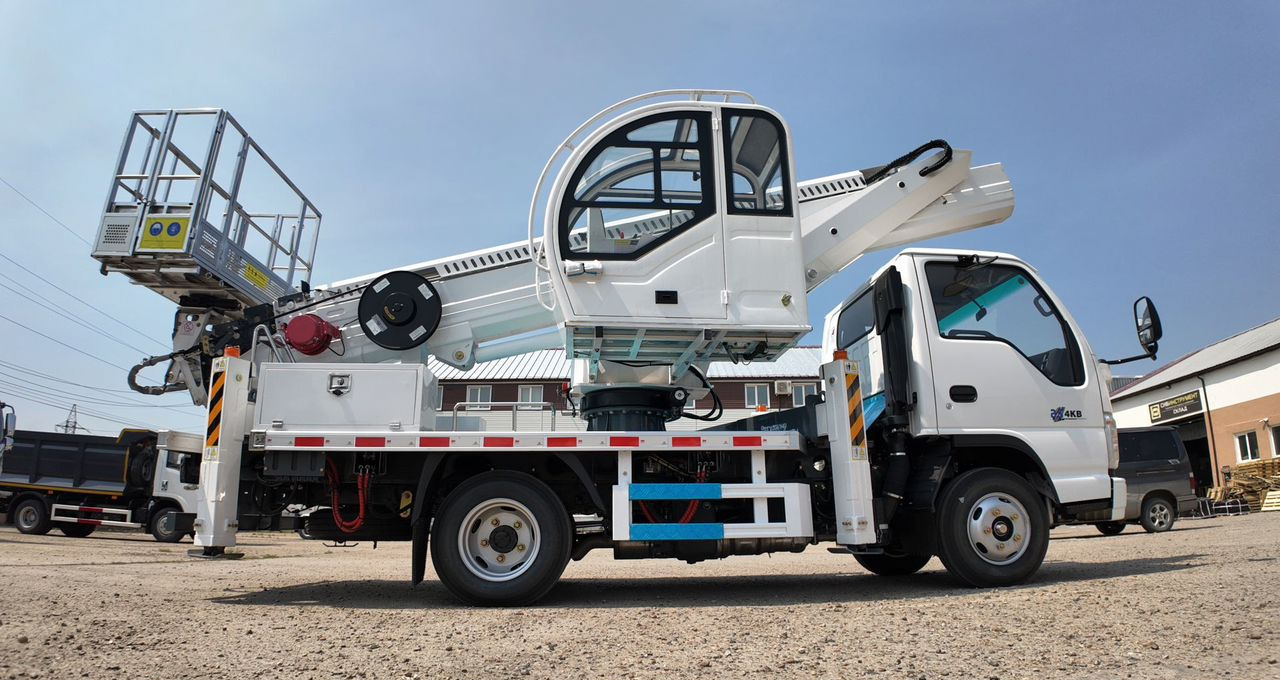 Isuzu Elf 5.2 (автогидроподъемник) - Грузовик с подъемником: фото 2 Isuzu Elf 5.2 (автогидроподъемник) - Грузовик с подъемником: фото 2