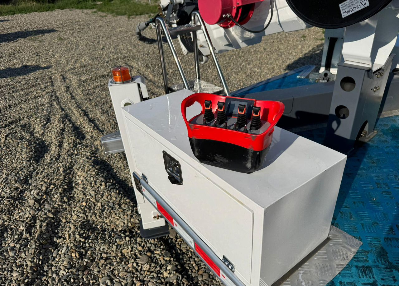 Новый Грузовик с подъемником Isuzu Elf 5.2 (автогидроподъемник): фото 11