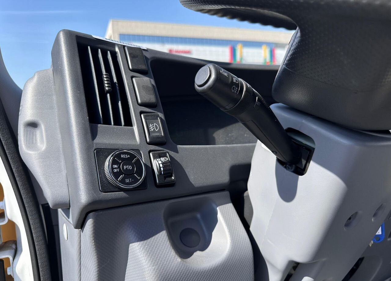 Новый Грузовик бортовой/ Платформа, Автоманипулятор Isuzu Elf: фото 13