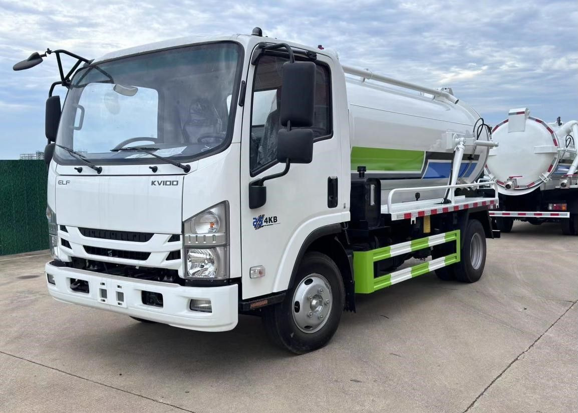 Isuzu Elf - Ассенизатор: фото 1 Isuzu Elf - Ассенизатор: фото 1
