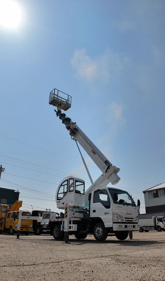 Новый Грузовик с подъемником Isuzu Elf: фото 23