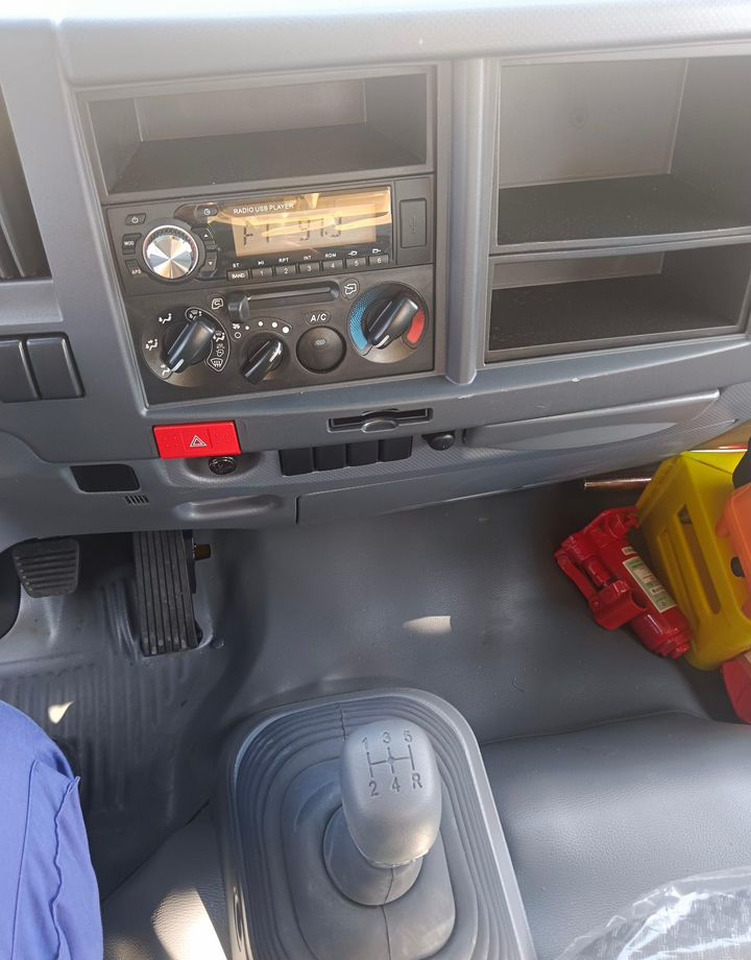 Новый Грузовик с подъемником Isuzu Elf: фото 7