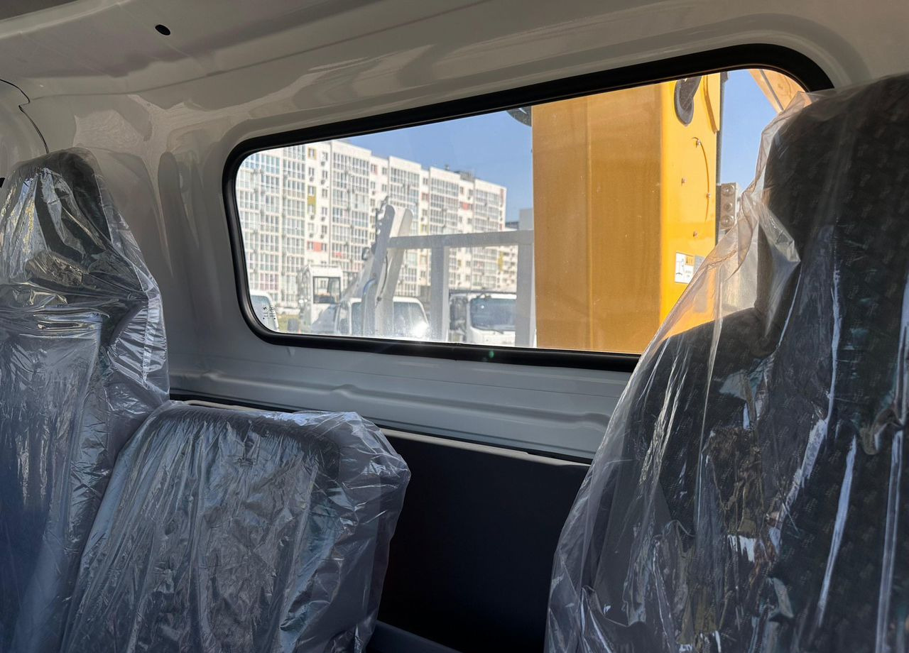 Новый Грузовик бортовой/ Платформа, Автоманипулятор Isuzu Elf: фото 9