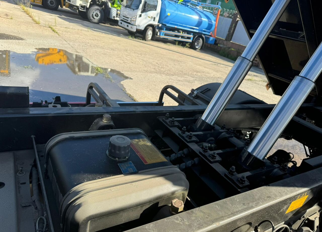 Новый Самосвал Isuzu Elf: фото 15 Новый Самосвал Isuzu Elf: фото 15