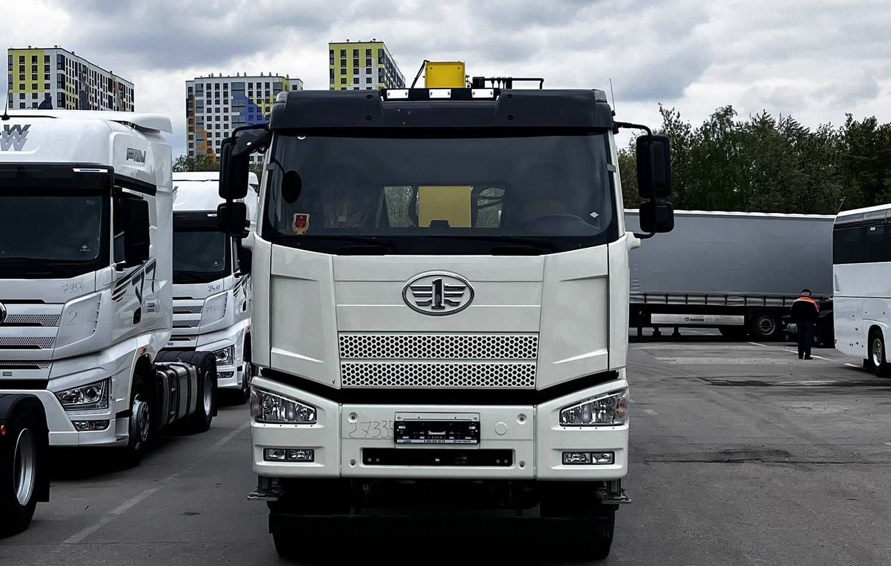FAW J6 - Грузовик бортовой/ Платформа, Автоманипулятор: фото 2 FAW J6 - Грузовик бортовой/ Платформа, Автоманипулятор: фото 2