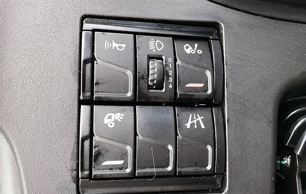 Новый Тягач FAW J6P: фото 24