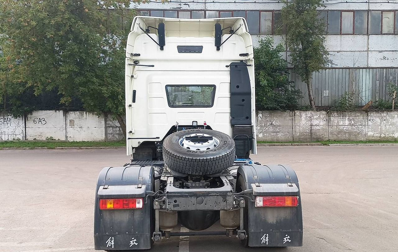FAW J6P - Тягач: фото 4 FAW J6P - Тягач: фото 4