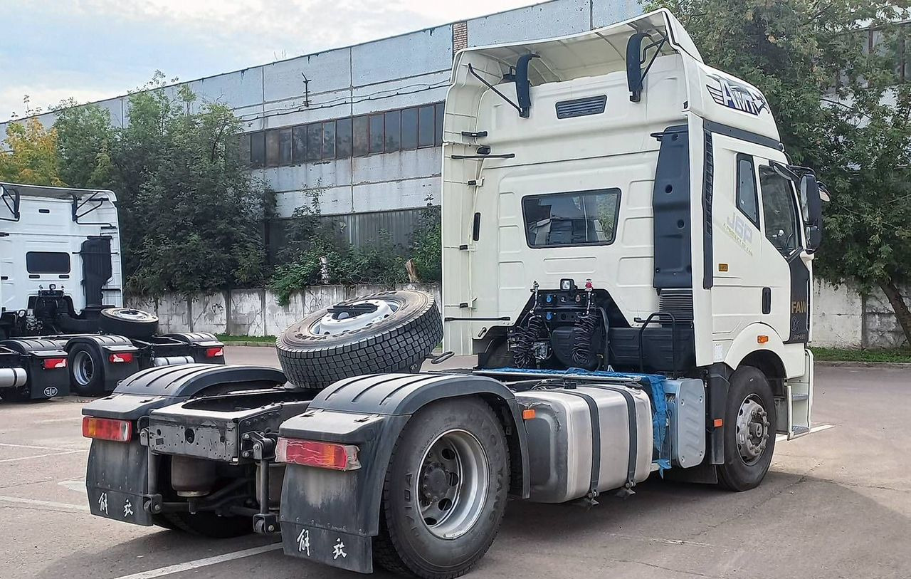 Новый Тягач FAW J6P: фото 8