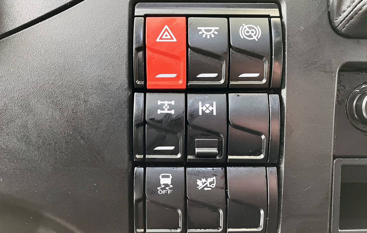 Новый Тягач FAW J6P: фото 23