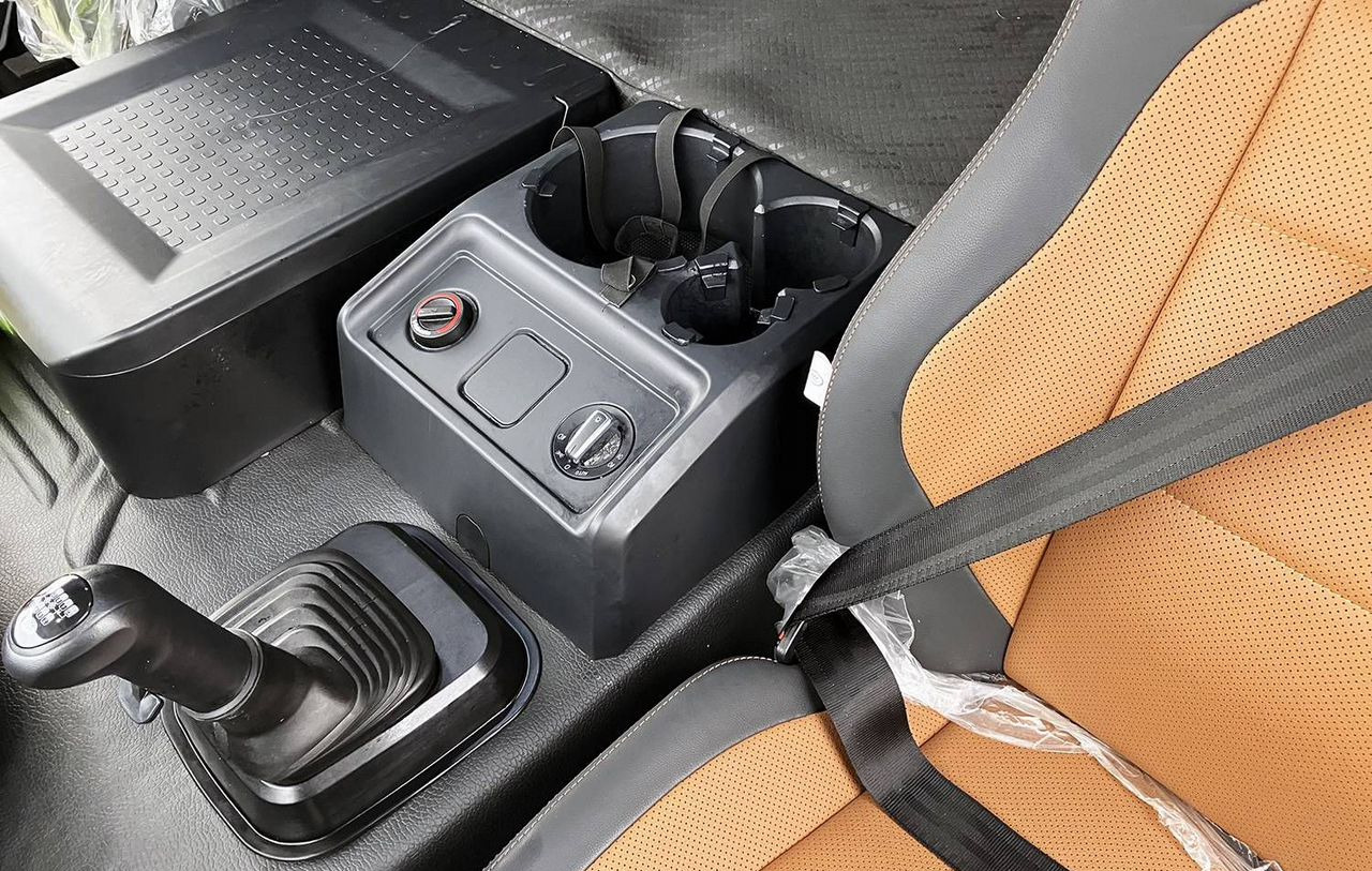 Новый Тягач FAW J6P: фото 16