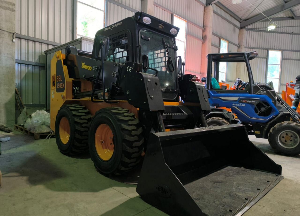 Bawoo BSL350EX - Мини-погрузчик с бортовым поворотом: фото 2 Bawoo BSL350EX - Мини-погрузчик с бортовым поворотом: фото 2