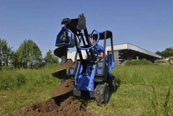 MultiOne 2.3EFI - Фронтальный мини погрузчик: фото 1 MultiOne 2.3EFI - Фронтальный мини погрузчик: фото 1