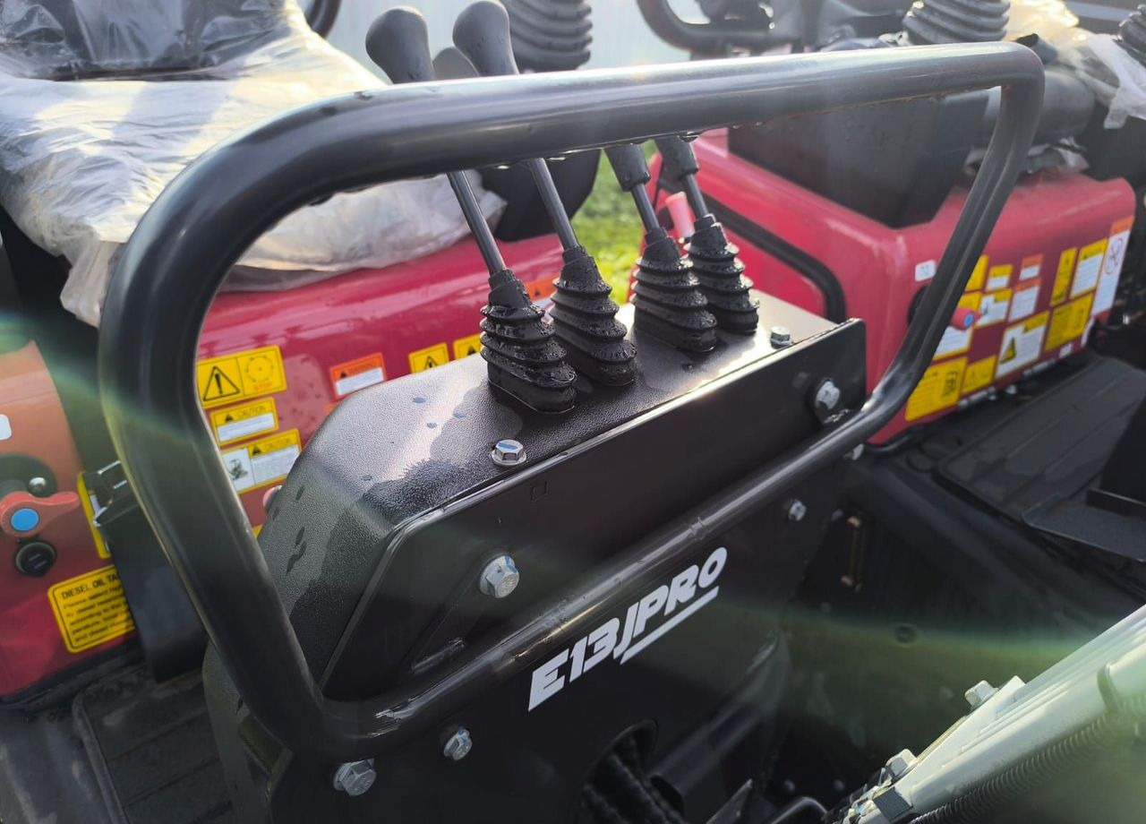 QUADTRAC E13JPRO - Мини-экскаватор: фото 5 QUADTRAC E13JPRO - Мини-экскаватор: фото 5