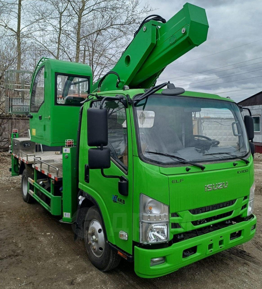 Isuzu Elf - Грузовик с подъемником: фото 1 Isuzu Elf - Грузовик с подъемником: фото 1