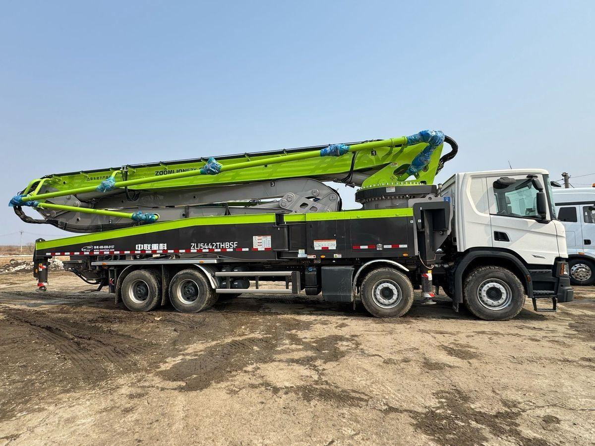 ZOOMLION 57X-6RZ - Автобетононасос: фото 5 ZOOMLION 57X-6RZ - Автобетононасос: фото 5
