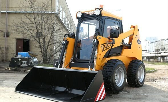 ANT 1200 - Мини-погрузчик с бортовым поворотом: фото 3 ANT 1200 - Мини-погрузчик с бортовым поворотом: фото 3