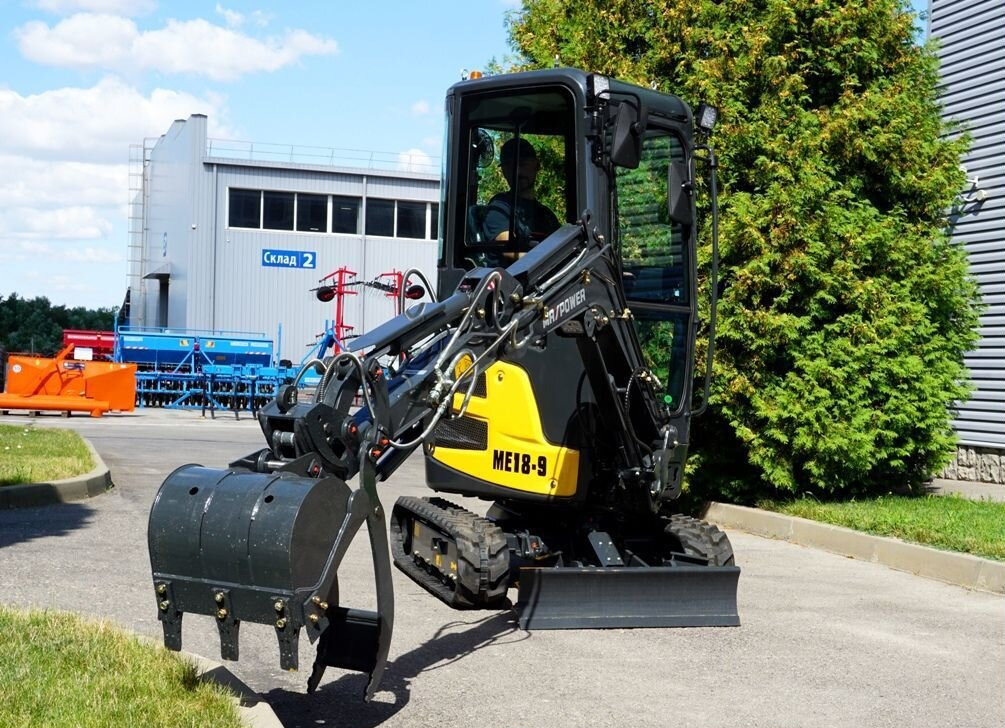Maxpower ME18.9 - Мини-экскаватор: фото 4 Maxpower ME18.9 - Мини-экскаватор: фото 4