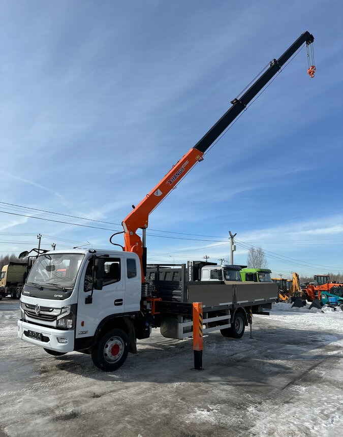 Dongfeng C120 - Грузовик бортовой/ Платформа, Автоманипулятор: фото 5 Dongfeng C120 - Грузовик бортовой/ Платформа, Автоманипулятор: фото 5