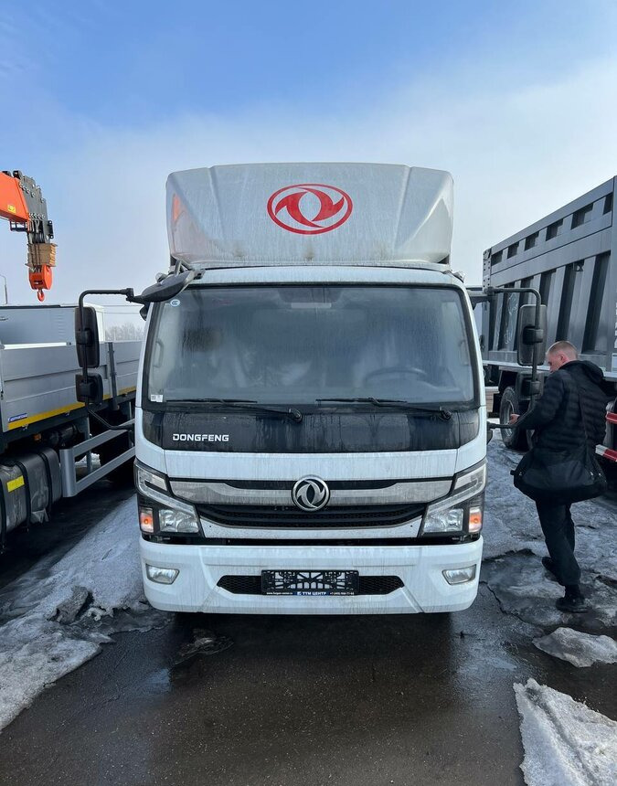 Dongfeng Z55 - Тентованный грузовик: фото 4 Dongfeng Z55 - Тентованный грузовик: фото 4